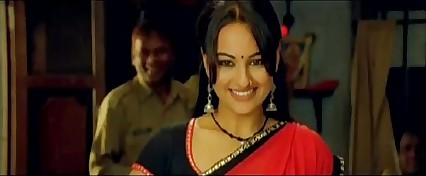 YouTube - Humka Peeni Hai Peeni - Dabangg (2010) -HD- Music Videos