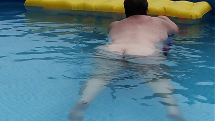 20150724 swimming pool 01.MOV